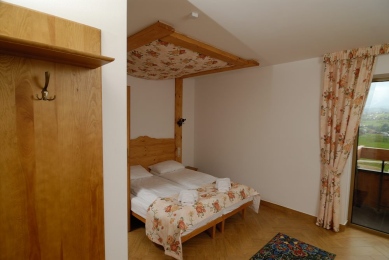 Hommikusöök Montenerero restoranis vaatega